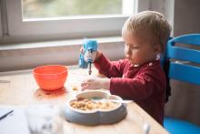 Aku šroubovák lze využít i k porcování pokrmů