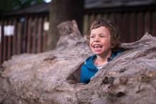 Raďas hledí na svět s radostí