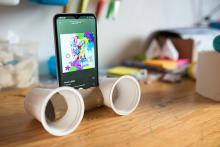 Lollipopz posloucháme jedině z reproduktoru vlastní výroby