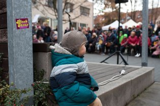 Hudební vystoupení sledoval Vikoušek pěkně z povzdálí