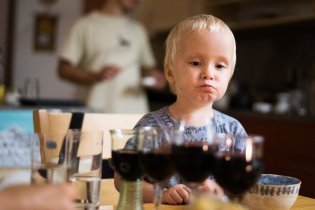 Afterparty u Jiříků... kterápak sklenka je nejplnější?