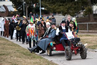 Komínský masopustní průvod