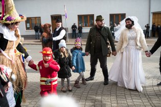 Verunka se odvážně zapojila do masopustního reje