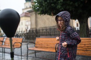 Pořád lije, mám chuť do něčeho boxnout!