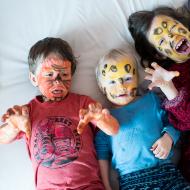 Oni se doma i zabaví, ale kdo je má potom umývat