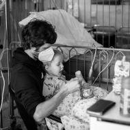 Po léku na horečku měl vždycky na chvíli chuť k jídlu