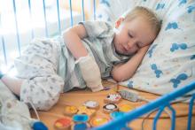 Postýlkové hrátky se zvířátky