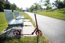 Na koloběžce na mši svatou na Chodov skrz opatovský central park - co víc si člověk může takhle v neděli po ránu přát