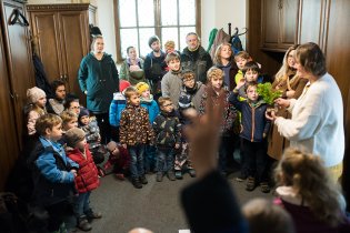 Květná neděle, plná sakristie dětí a statečná paní katechetka