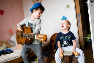 Hrajeme šílenou kapelu (popisek by Radovánek)