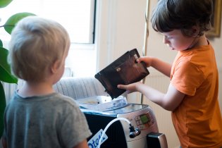 Táta má chuť na kafíčko