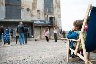 Tom vyrazil s dětmi na Open house do Nové Zbrojovky