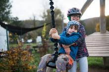 Vytáhnout kladku na start a i s bráchou není žádná legrace