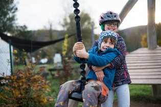 Vytáhnout kladku na start a i s bráchou není žádná legrace