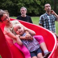 A děda s babičkou zatím hlídali pět dětí!