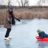 Jediný víkend, kdy se dalo bruslit na Žebětínském rybníce - a my jsme byli u toho!