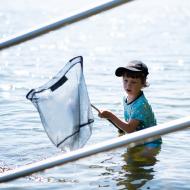 Zdá se, že zatím ho více lákají akčnější činnosti, jako třeba tahle