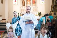 Dali a jeho přenosná farní knihovnička