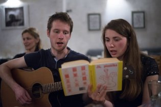 hrajeme a zpíváme...