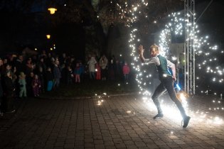 Takovouhle šou jsme měli u stromečku v Bystrci, heč