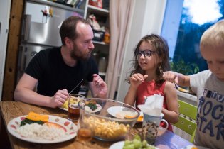 Máme návštěvu! (a testujeme její imunitu, neboť Radovan má covid, což ale ještě tou dobou nevíme) (Dali obstál!)