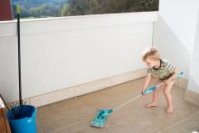 Balkon si po zimě zaslouží pořádnou lázeň