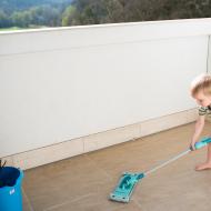 Balkon si po zimě zaslouží pořádnou lázeň