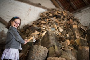 Veru, že Ty jsi s tou sekyrkou jen pózovala?
