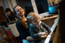 Viki a Mia hrají (téměř) čtyřručně