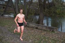 Ten Tom ale krásně běží, asi je mu horko