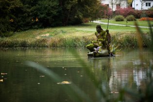Čekáme na mši v Loučné nad Desnou