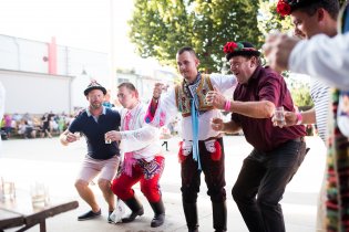 Snažíme se proniknout do tajů jundrovských hodových picích rituálů