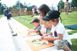 Plníme úkoly na Ochozských knihohrátkách