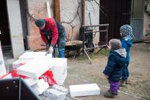 Zateplovací práce fascinují malého i velkého