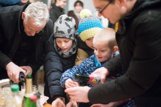 Na přípitku v klubovně byla o skleničky skoro bitka (zejména o ty s dětským šampaňským)