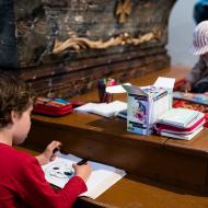 Ráďův malířský koutek v boční kapli je čím dál tím vymakanější