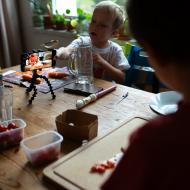 Zde se natáčí kuchařské video - menu: rajská polévka z celých rajčat