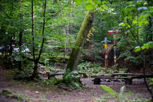 Tuto náhodně objevenou osadu jsme raději míjeli plížením, aby proti nám její obyvatelé nevytasili nepřátelské luky
