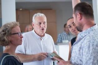 Štěpánovi bylo ve farní kavárně pozorně nasloucháno