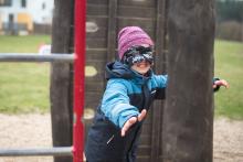 To je ale (slepá) bába!