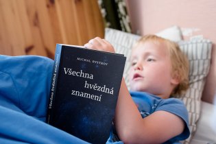 Viki si už od ranných let pěstuje lásku k poezii