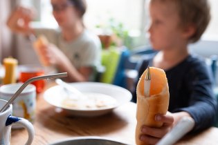 Je libo tužku v rohlíku?