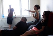 Střih, jsme v Praze - nejspíš, plná čerstvých zážitků, vyprávím o předjíždění zprava na D1