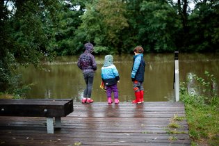 Po dešti je třeba zkontrolovat hladinu Svratky na našem otužovacím stanovišti - pořád dobré