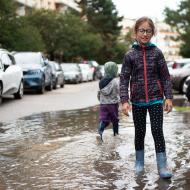 Tato kaluž láká malé i velké snad už odjakživa