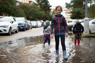Tato kaluž láká malé i velké snad už odjakživa