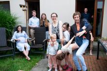 Když snoubenci odpovídají na otázku "Přijmete děti od Boha ochotně?", většinou ještě moc netuší, na co vlastně odpovídají. Inu, my už trochu tušíme.