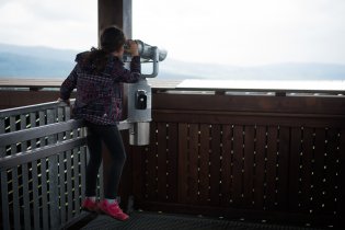 Tento otočný dalekohled přímo vyzýval k tomu, abychom se na něm projeli