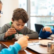 Čekání na žlutý autobus v Liberci - neboj Viky, horké čokolády máš stejně jako ostatní