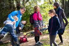 Radovan by si také rád popovídal, ale místo toho se proměnil v živou prolézačku